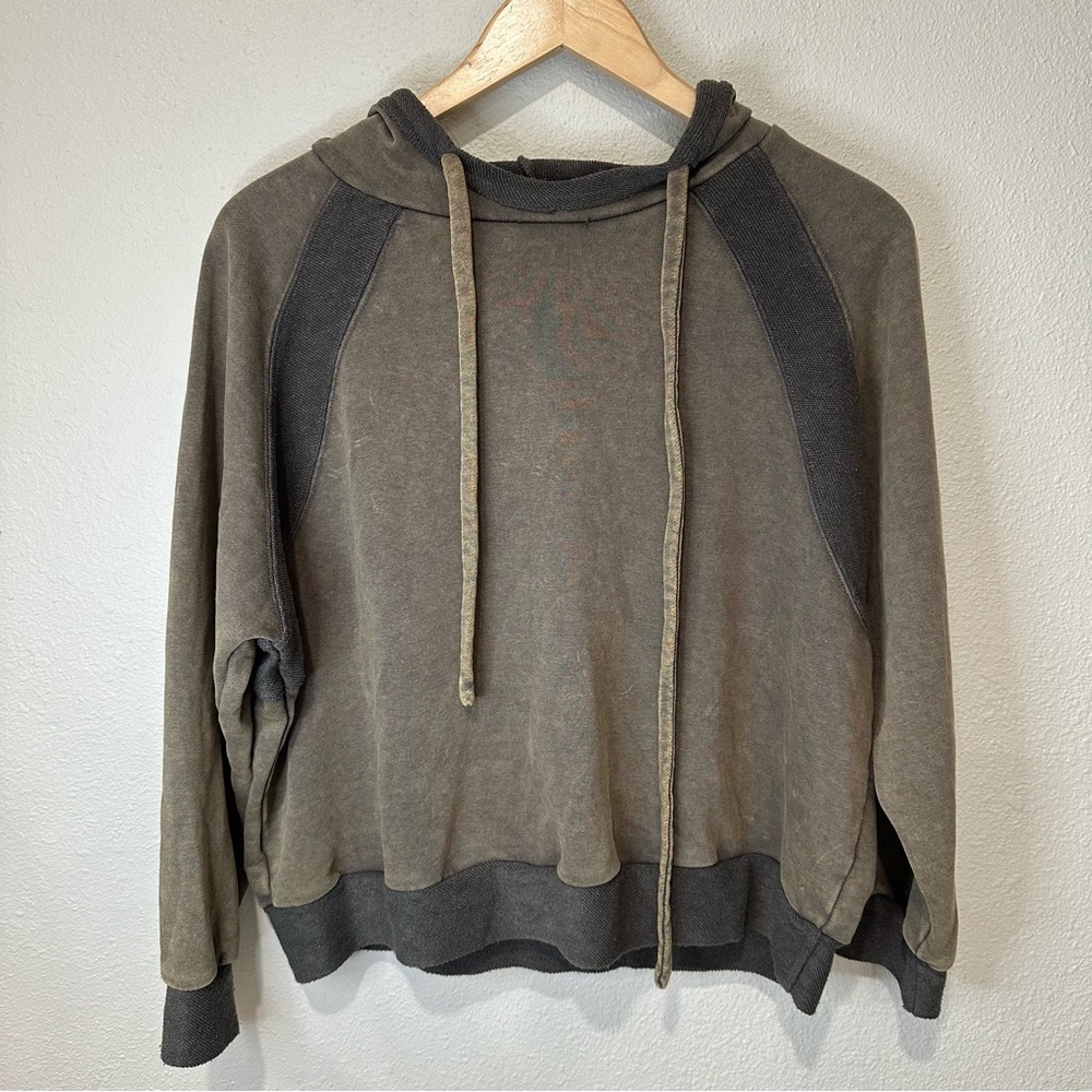 Oli & Hali Two-Tone Hoodie with Drawstrings